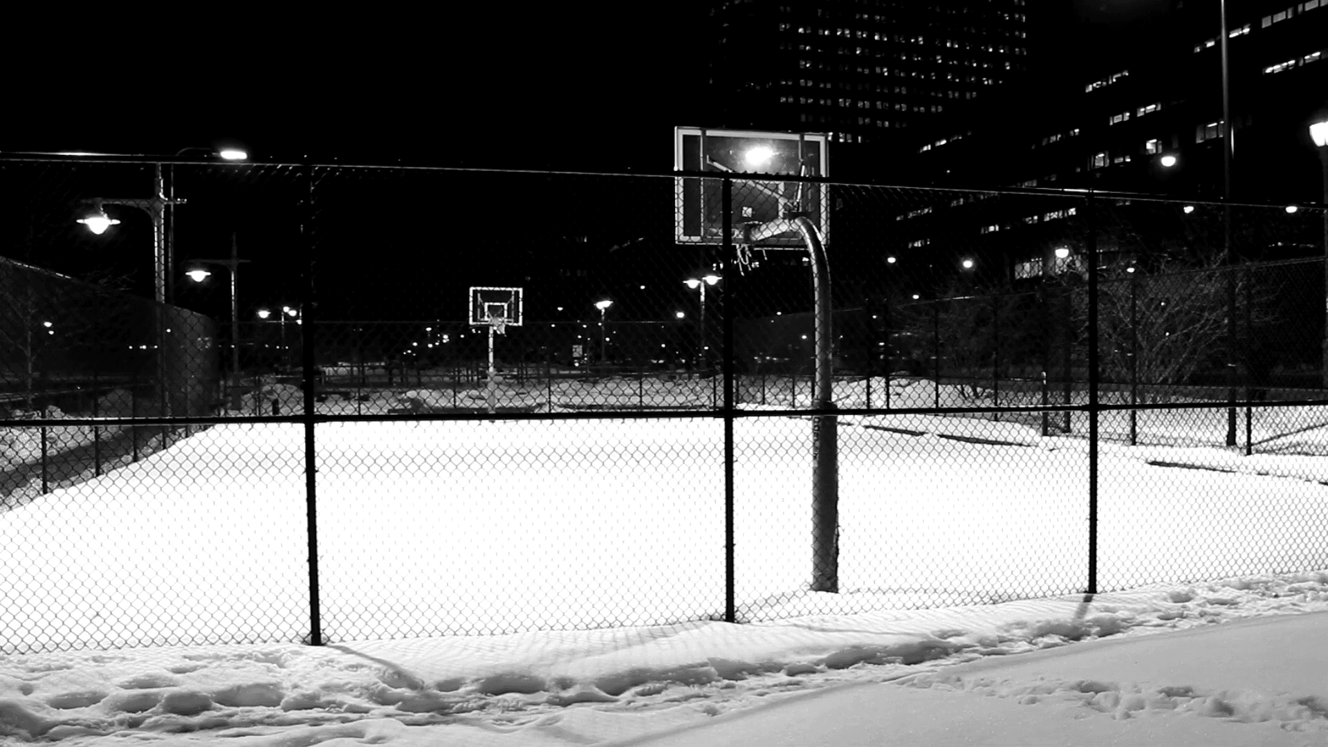 Flâneur — cancha de basket con nieve